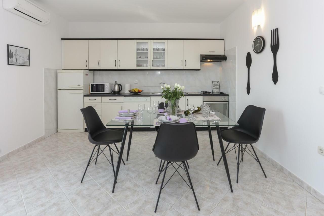 Charming Carmen Apartment Kaštela Exteriér fotografie
