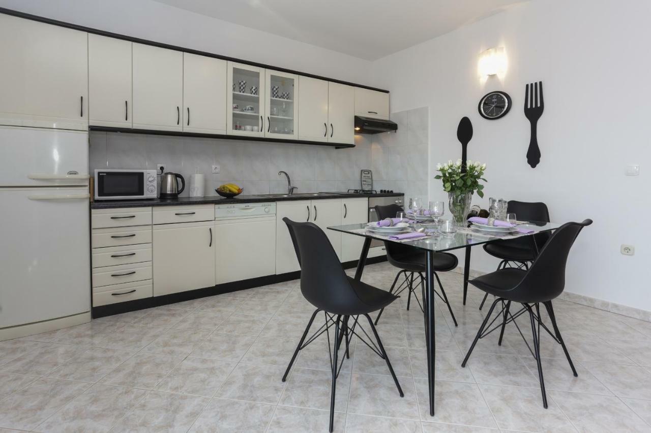 Charming Carmen Apartment Kaštela Exteriér fotografie
